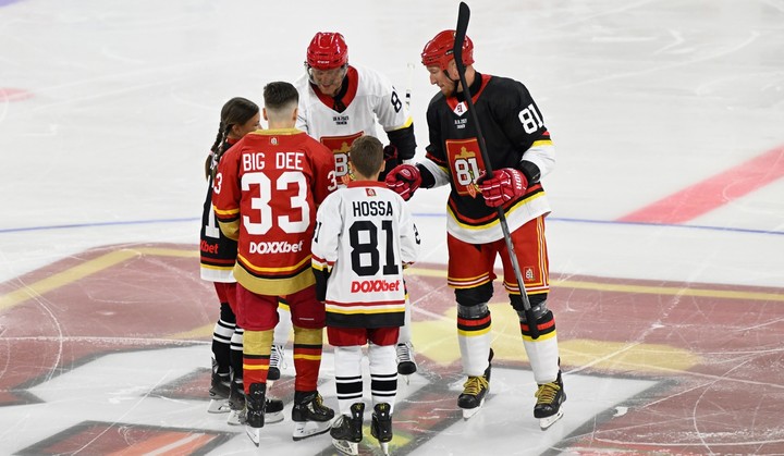 Legendy NHL slávnostne vyprevadili Hossu do hokejového dôchodku